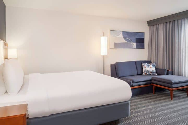Room 5 of 27