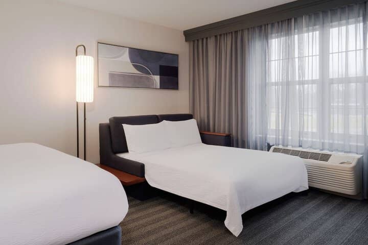 Room 6 of 27